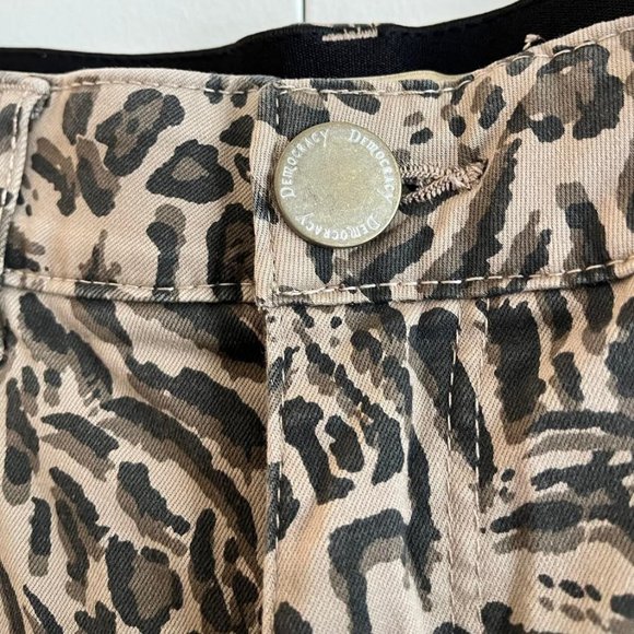 Democracy Leopard Jeans - Picture 3 of 5
